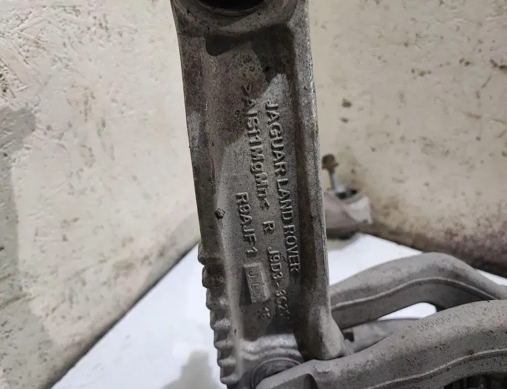 JAGUAR I-Pace 1 generation (2018-2023) Front Right Wheel Hub J9D33K185BB 33555948