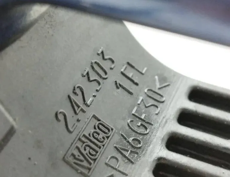 TOYOTA Avensis 2 generation (2002-2009) Наружная ручка боковых левых дверей 242303 33582028