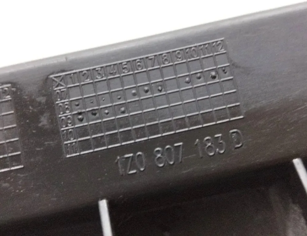 SKODA Octavia 2 generation (2004-2013) Левый держатель заднего бампера 1Z0807183D 33592897