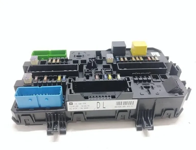 OPEL Astra H (2004-2014) Fuse box 13180775 33595158