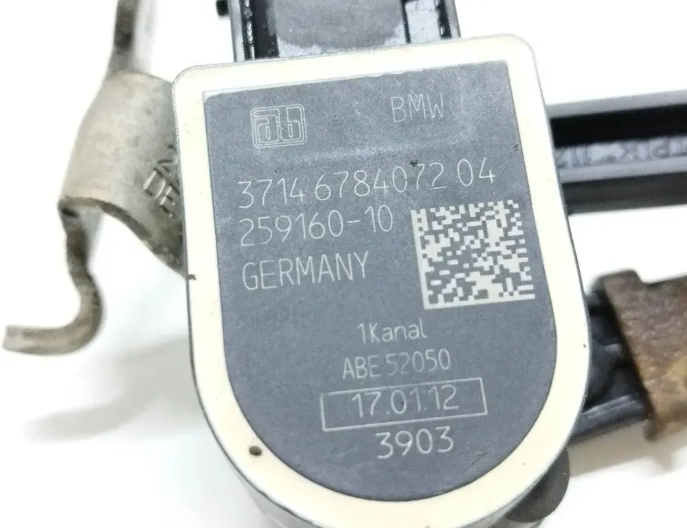 BMW 6 Series F06/F12/F13 (2010-2018) Ľavý predný snímač hladiny 6784072 33597049