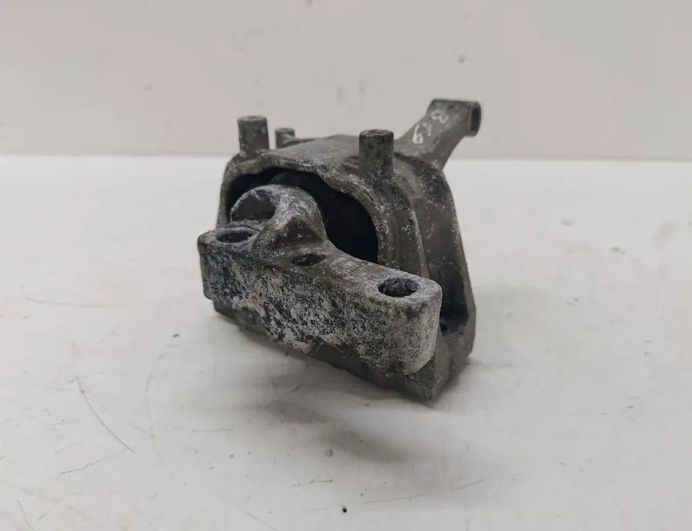 VOLKSWAGEN Tiguan 1 generation (2007-2017) Predný motorový nosník 5N0199262 34207418