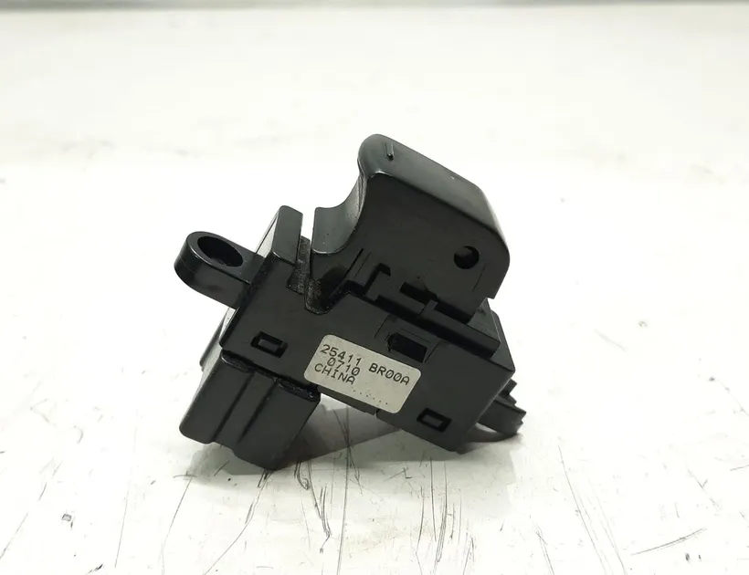 NISSAN Qashqai 2 generation (2013-2023) Front Left Door Window Switch 25411BR00A 30218056