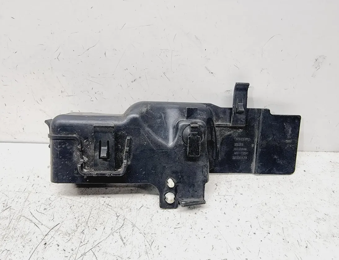 VOLVO V60 1 generation (2010-2020) Radiator air diverter 30796473 30225502