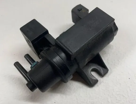 BMW X3 E83 (2003-2010) Solenoid Valve 7796634 33226696