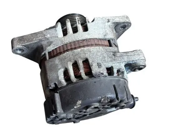 HYUNDAI i40 VF (1 generation) (2011-2020) Alternátor 2611067 33228236