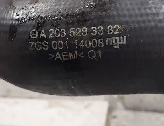 MERCEDES-BENZ C-Class W203/S203/CL203 (2000-2008) шланг радиатора интеркулера A2035283382 33228504