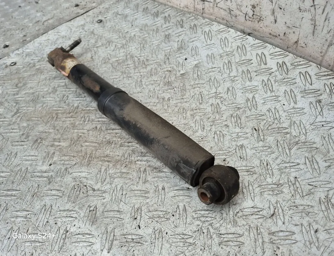 NISSAN Qashqai 2 generation (2013-2023) Pravý zadný tlmič nárazov 562104EA2A 28435855