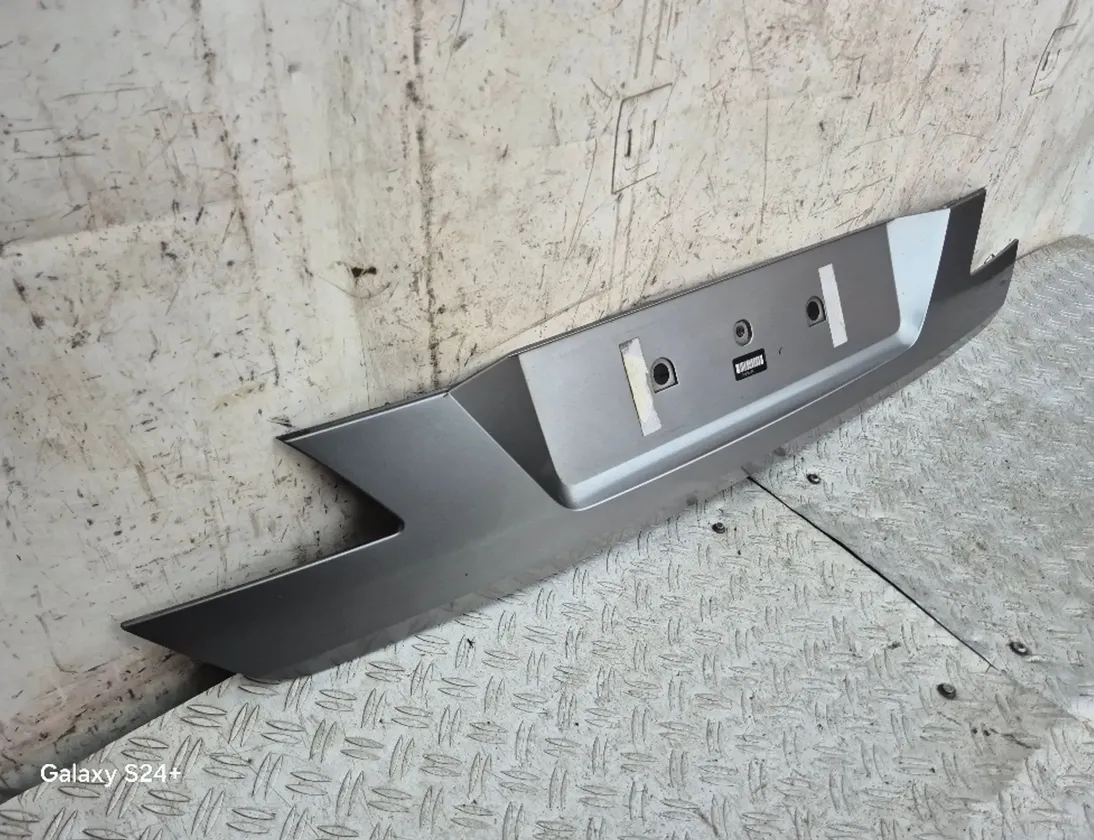 BMW 7 Series E65/E66 (2001-2008) Spodná časť krytu batožinového priestoru 7136811,7133637 29030582