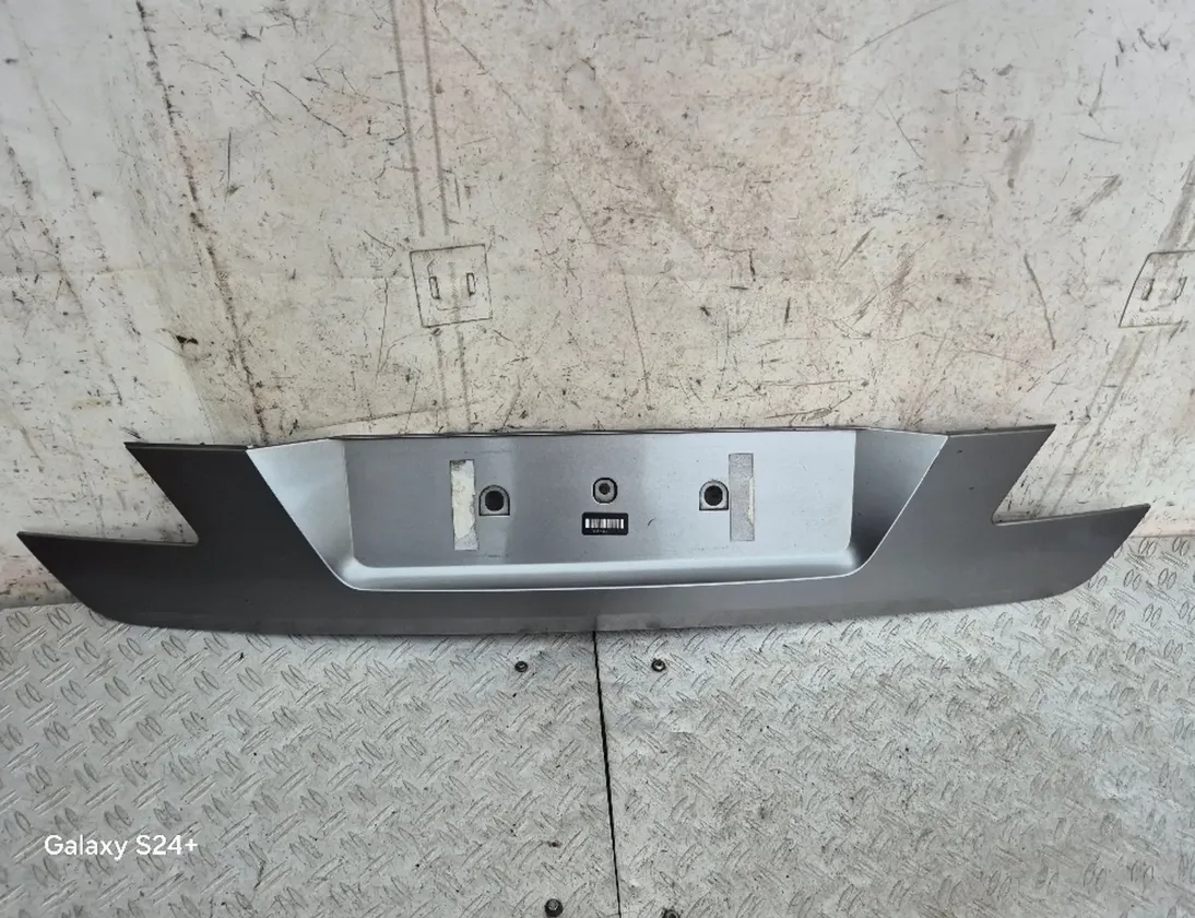 BMW 7 Series E65/E66 (2001-2008) Spodná časť krytu batožinového priestoru 7136811,7133637 29030582