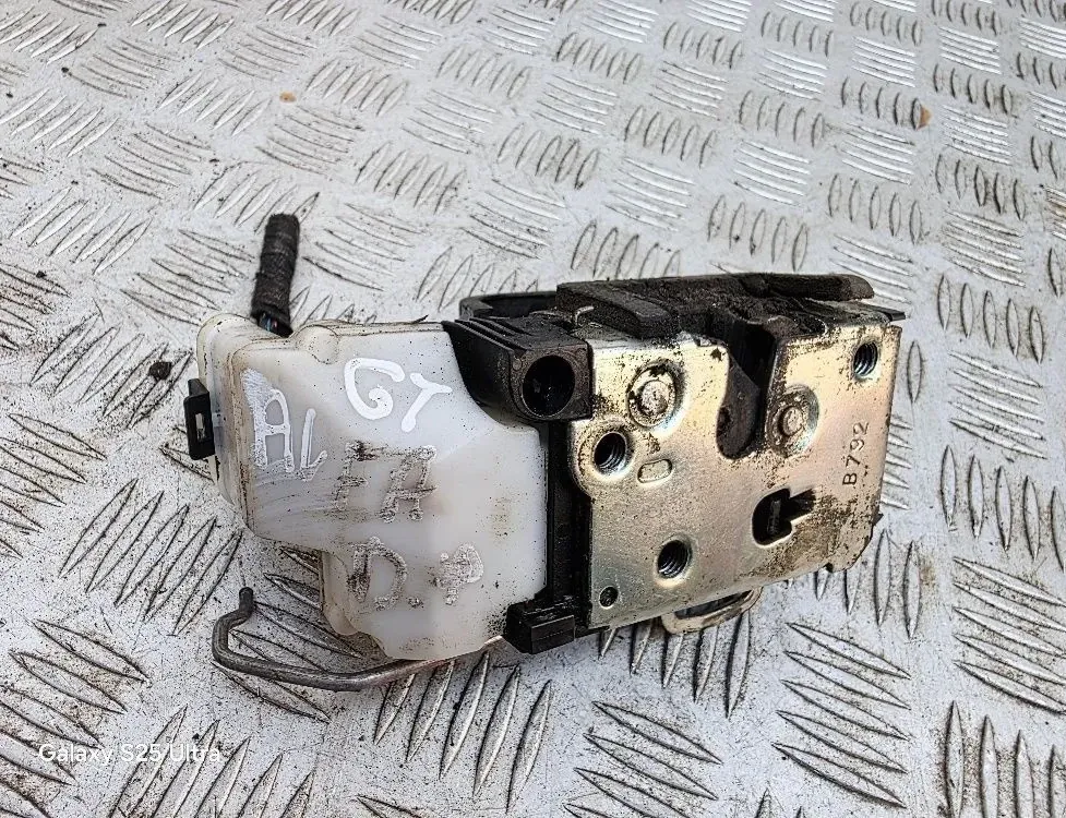 ALFA ROMEO GT 937 (2003-2010) Front Left Door Lock 33336572