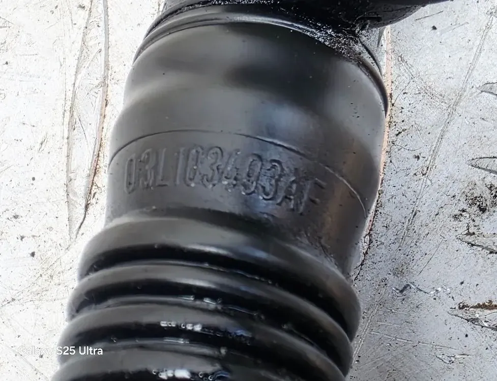 AUDI A1 8X (2010-2020) Шланг сапуна 03L103493AF 33538897