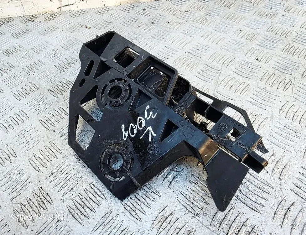 PEUGEOT 3008 1 generation (2010-2016) Ľavý predný držiak nárazníka 9684021080 33582579