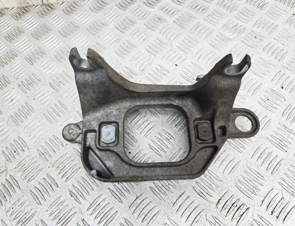 NISSAN Qashqai 2 generation (2013-2023) Držiak na montáž prevodovky 112221641R 33588647