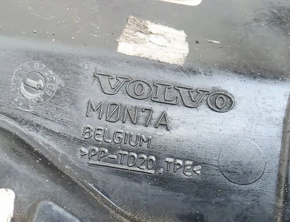 VOLVO XC60 1 generation (2008-2017) Prevod vzduchu chladiča 30764570 33729319