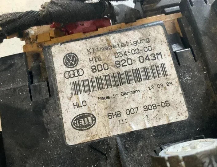 AUDI A4 B5/8D (1994-2001) Other Control Units 5HB00790805,8D0820043M 22250515