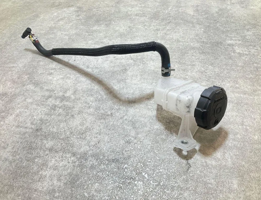 KIA Niro 2 generation (2022-2023) Бачок жидкости сцепления 410662B210 33807613