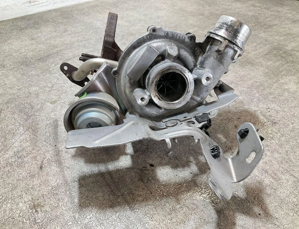 RENAULT Clio 3 generation (2005-2012) Turbocharger 144117533R 33808597