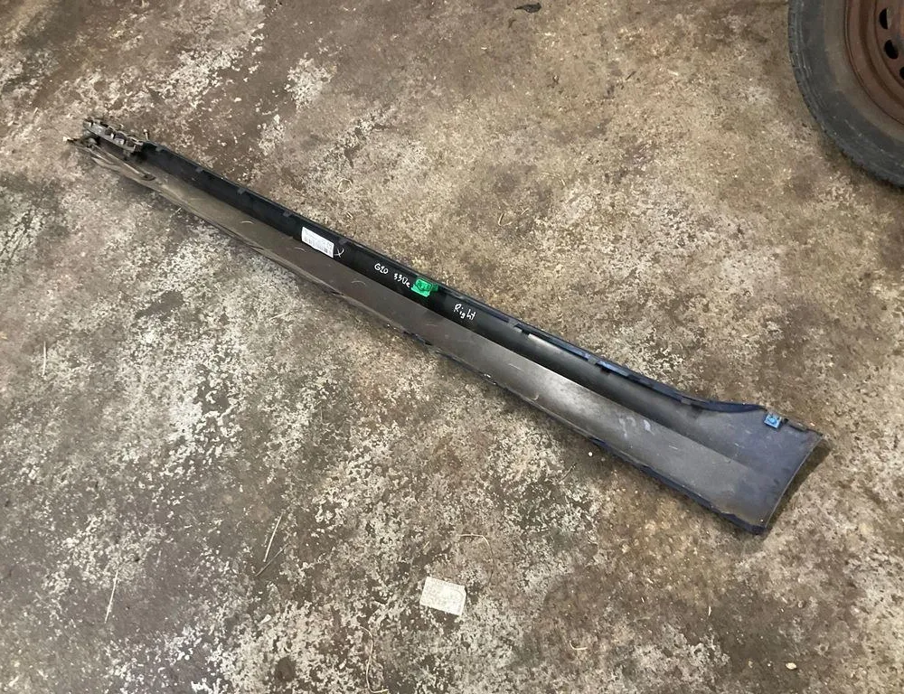 BMW 3 Series G20/G21/G28 (2018-2024) Наружний пластиковый порог правый 8069382 33810775