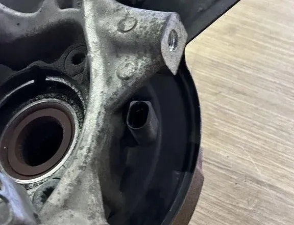 PORSCHE Cayenne 958 (2010-2018) Pravý zadný náboj kolesa 7P0609404F 31422692