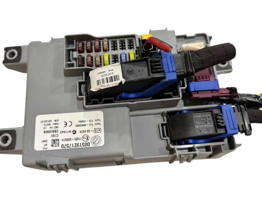 OPEL Combo D (2011-2020) Fuse box 00519217570,116RI000674 33246195