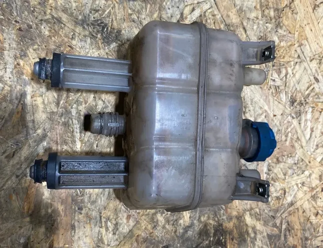 PEUGEOT Boxer 3 generation (2006-2024) Coolant Expansion Tank Reservoir D348 33317788
