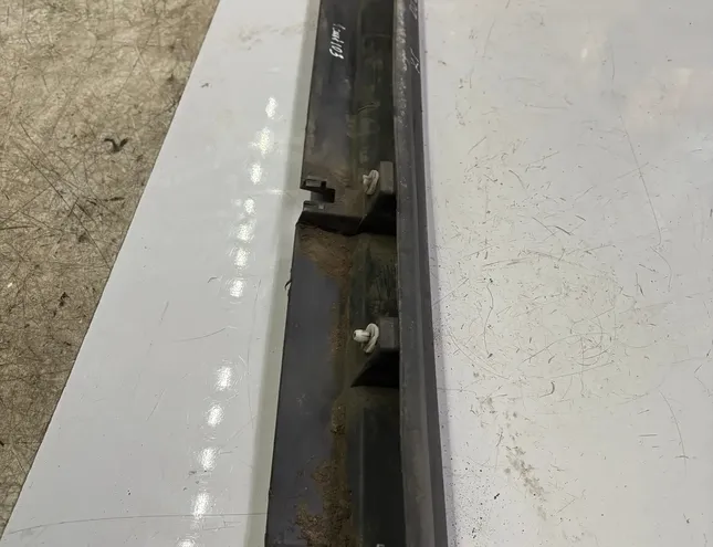 FORD Transit 4 generation (2013-2024) Ľavý predný prahový lišta 33909387