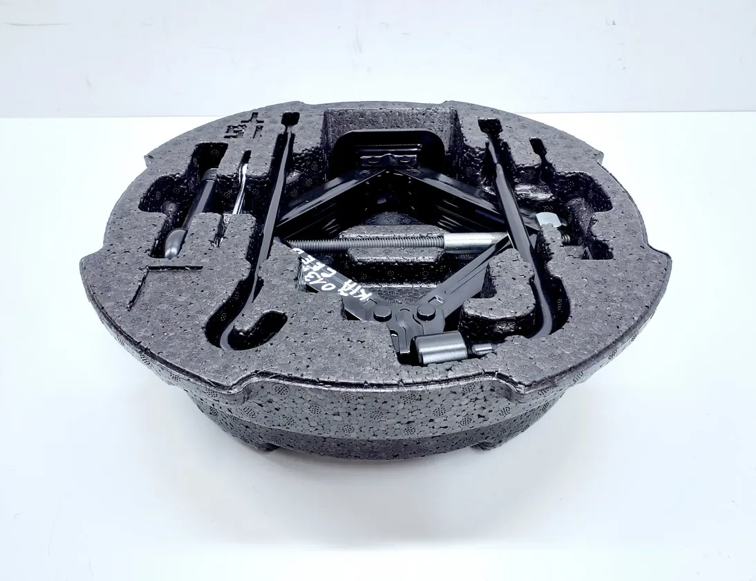 KIA Cee'd 2 generation (2012-2018) Домкрат 09149A2000 33391724