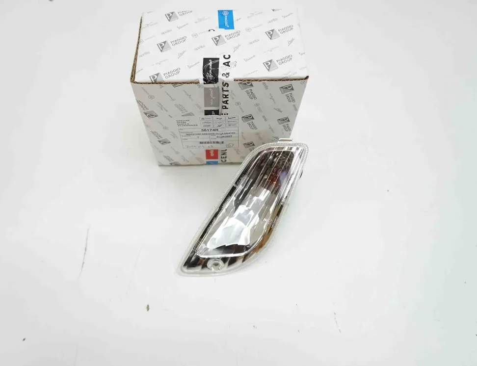 VESPA LXV (2007) Ľavý predný smerový ukazovateľ LH 58174R 32597063