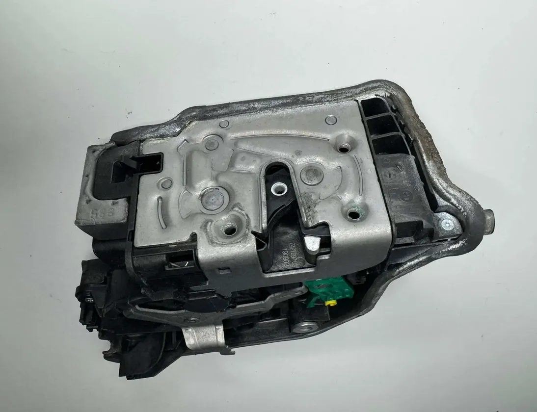 BMW 5 Series G30/G31 (2016-2023) Zámok ľavých zadných dverí 7477697 31862413