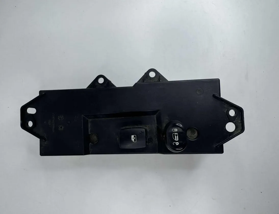 CHRYSLER Pacifica 1 generation (CS) (2003-2008) Кнопка стеклоподъемника задней левой двери 04685982AD,7742001 33270427