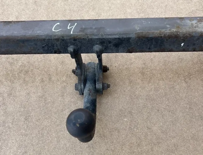 AUDI A6 C4/4A (1994-1997) Removable trailer hitch 33728804