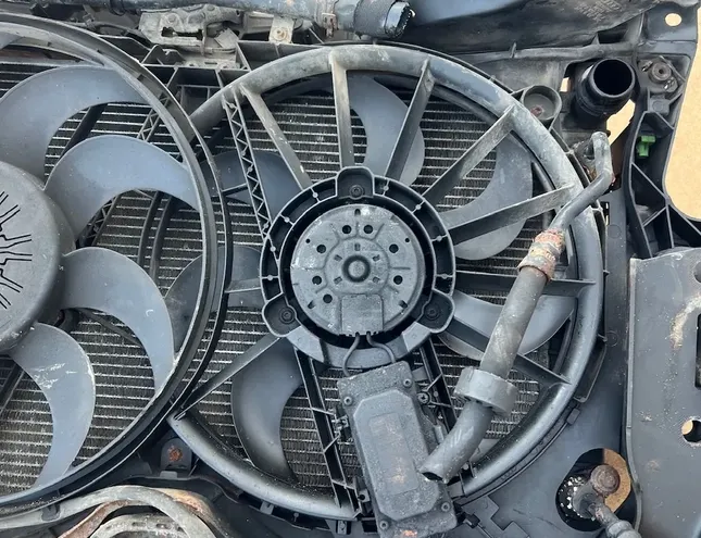 AUDI A6 C6/4F (2004-2011) Система охлаждения 857769007 33728816