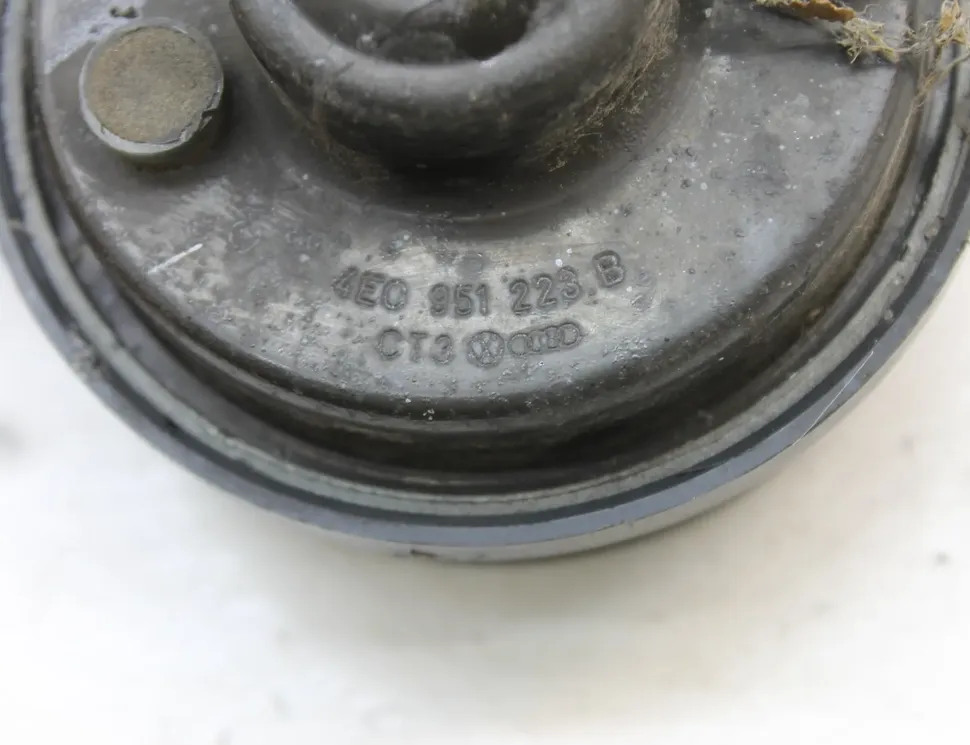 AUDI A8 D3/4E (2002-2010) Horn Signal 4E0951223B 32029440