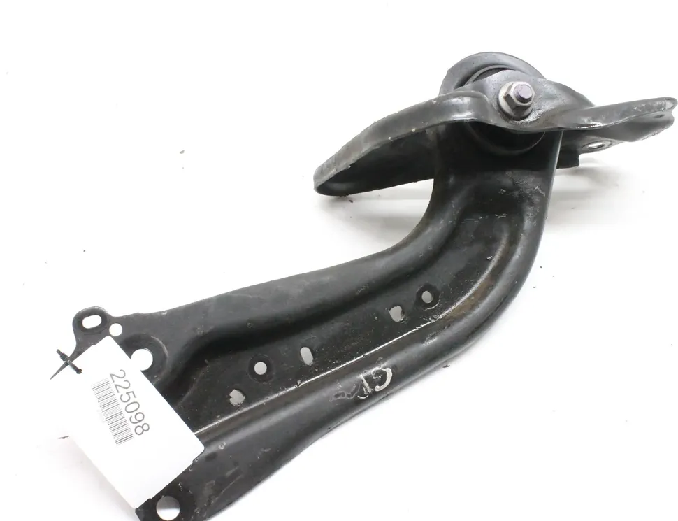 TOYOTA Yaris 4 generation (2020-2023) Рычаг задний правый 48760-76010 33365106