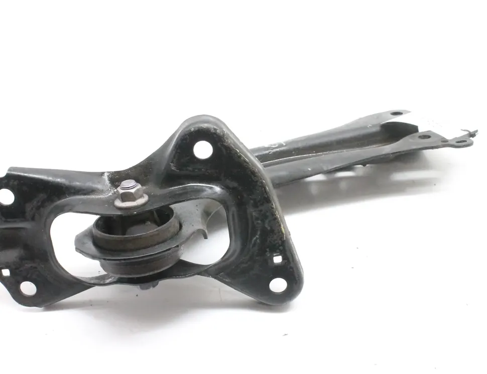 TOYOTA Yaris 4 generation (2020-2023) Рычаг задний правый 48760-76010 33365106