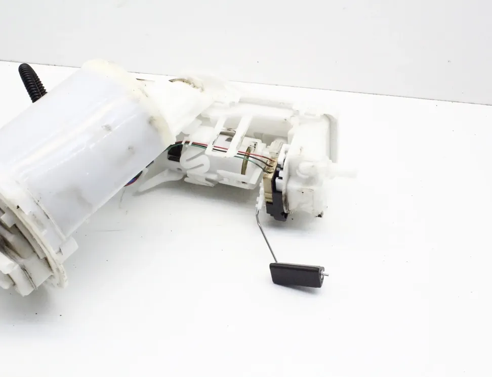 TOYOTA Yaris 4 generation (2020-2023) Топливный насос 77020-52570 33370100