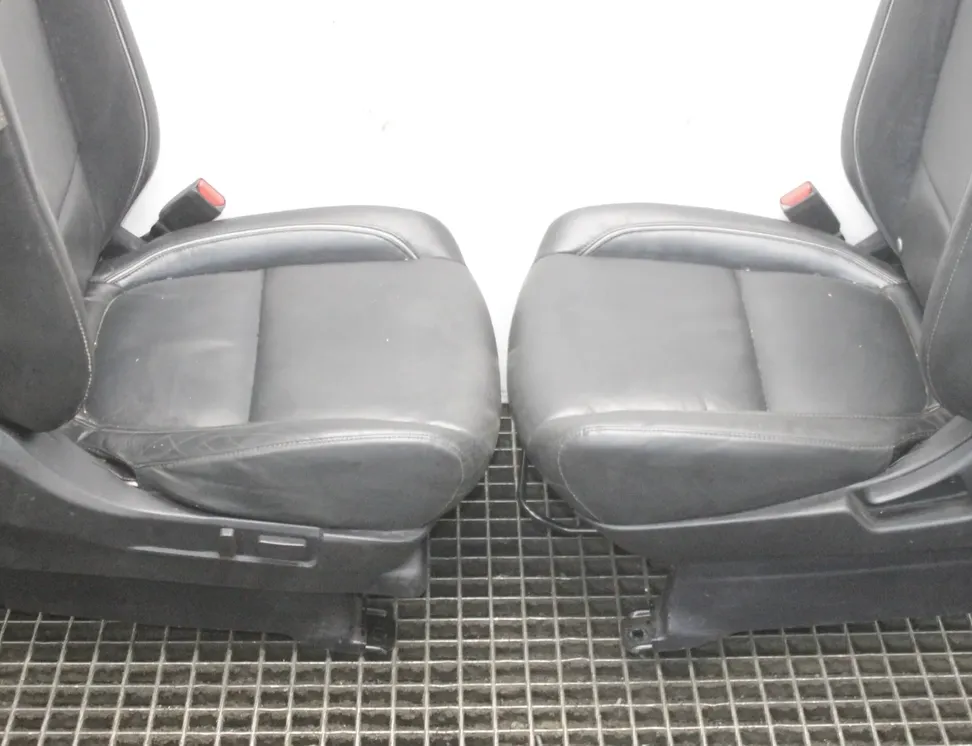 MITSUBISHI Outlander 3 generation (2012-2023) Внутренние сиденья с комплектом дверных карт 33472927