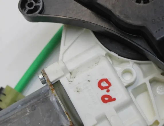 BMW M4 F82/F83 (2013-2020) Front Right Door Window Regulator 7281624 33509922