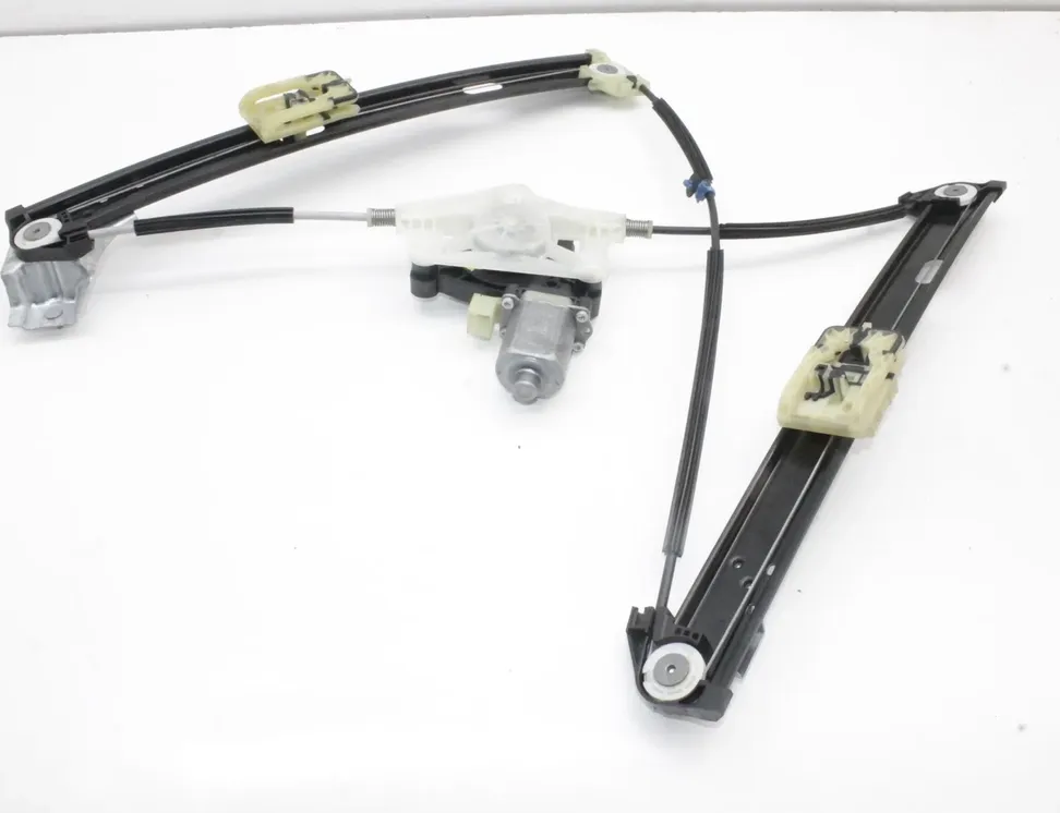 SEAT Leon Стеклоподъемник передней левой двери 5FA837461D 33515963