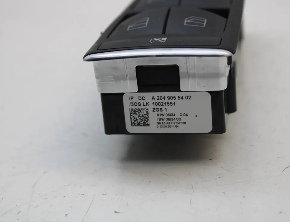 MERCEDES-BENZ C-Class W204/S204/C204 (2004-2015) Vypínač pravého predného dverového okna A2049055402 34065773