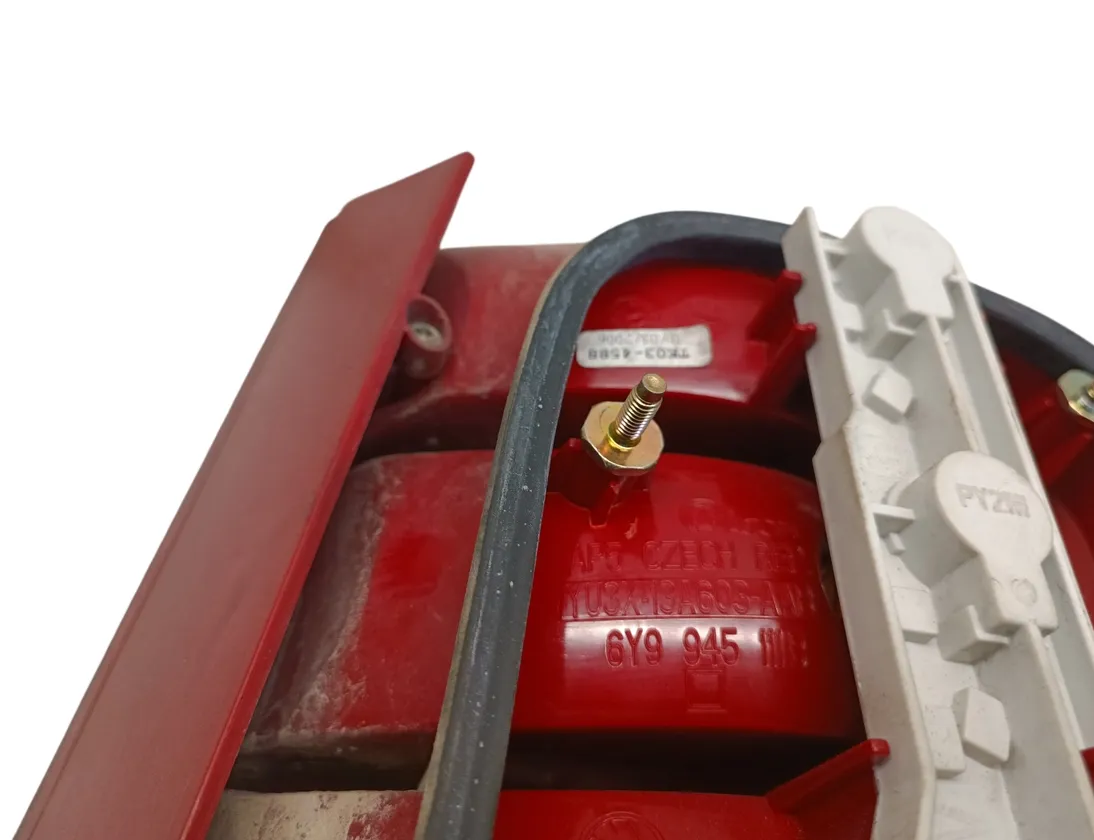 SKODA Fabia 1 generation  (2004-2007) Ľavé zadné koncové svetlo 6Y9945111B 33928531