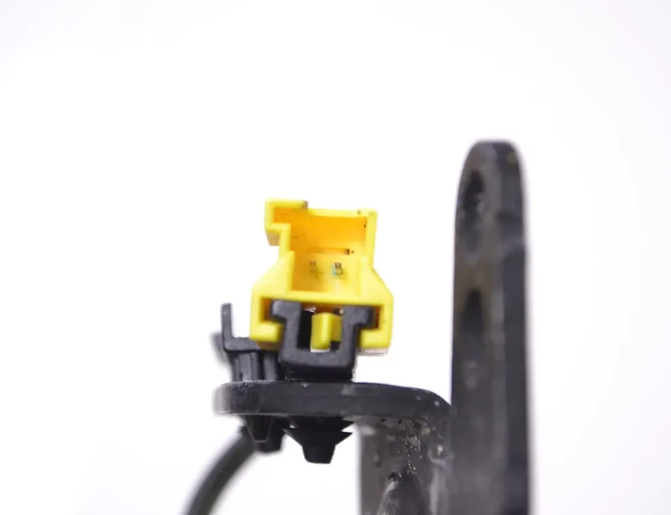 MERCEDES-BENZ C-Class W204/S204/C204 (2004-2015) Rear Right Seat Buckle 34043153B 12051290