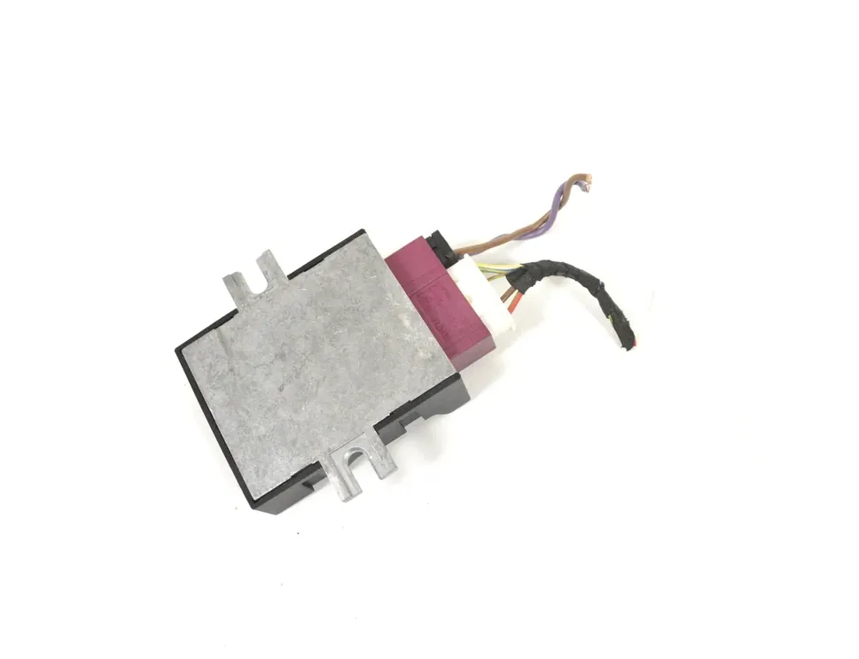 BMW 5 Series Gran Turismo F07 (2010-2017) Ovládanie palivového čerpadla 7276073 13758151