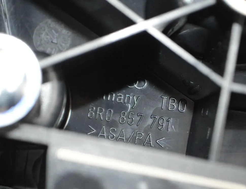 AUDI Q5 8R (2008-2017) Другие внутренние детали 8R0857791 18326285