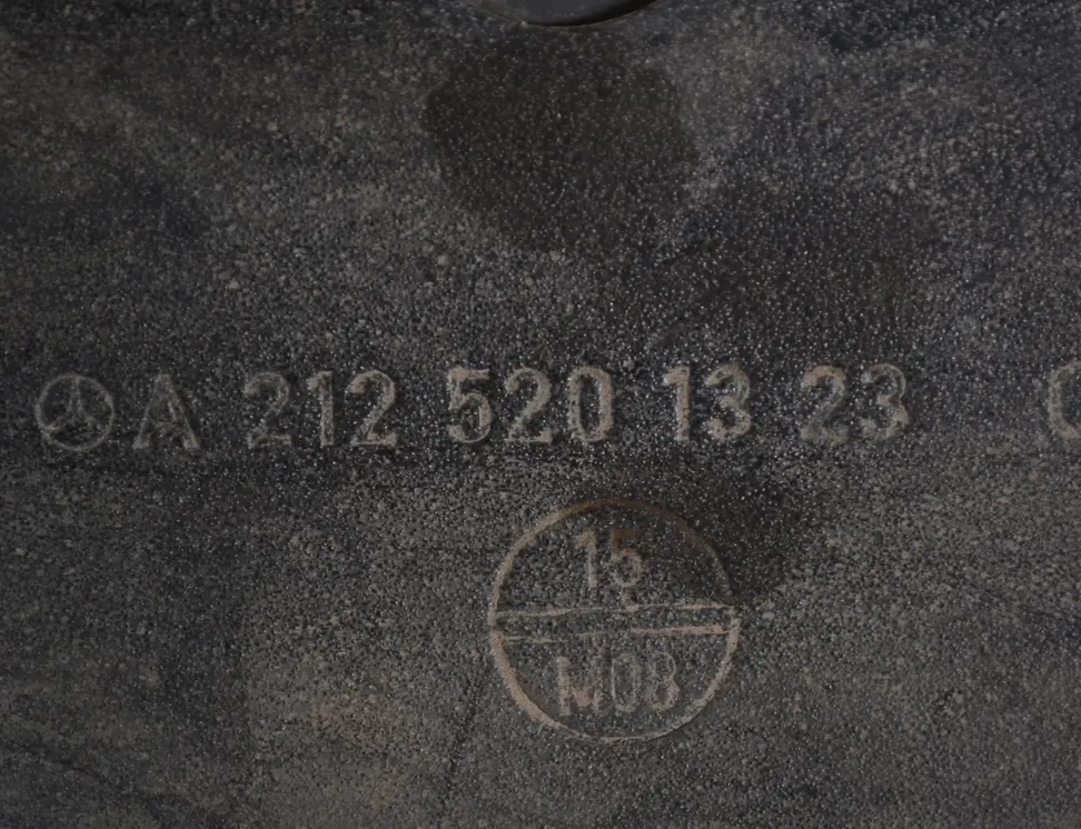 MERCEDES-BENZ CLS-Class C218/X218 (2011-2017) Kryt motora A2125201323 21848182