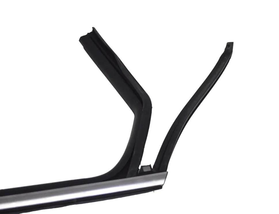 KIA Sorento 2 generation (2009-2021) Rear Right Door Window Molding 050421 22427289