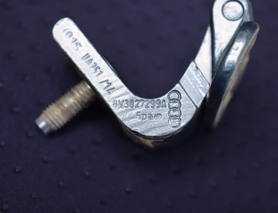 VOLKSWAGEN Passat B8 (2014-2023) Ľavý pant kufra 8V3827299A 2294751