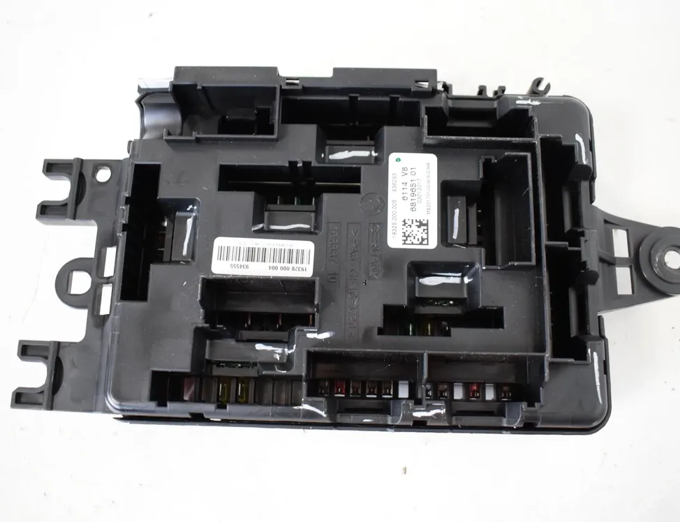 BMW X5 F15 (2013-2018) Fuse Box 6819651 3736614