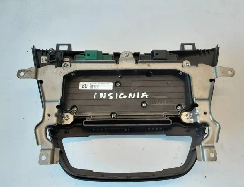 OPEL Insignia A (2008-2016) Prehrávač hudby s GPS 13277911 33621249